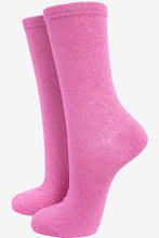 Load image into Gallery viewer, Women&#39;s Cotton All Over Glitter Ankle Sock in Hot Pink
